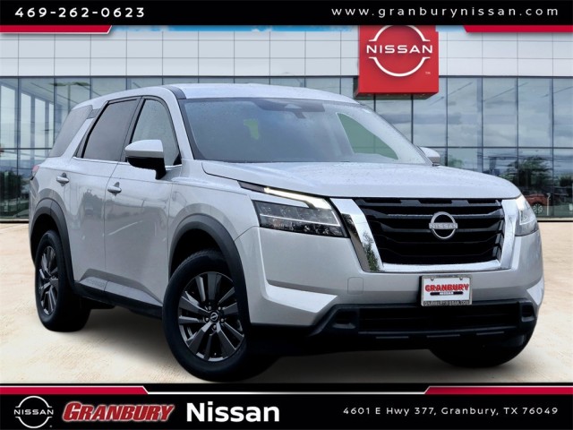 2022 Nissan Pathfinder S's photo