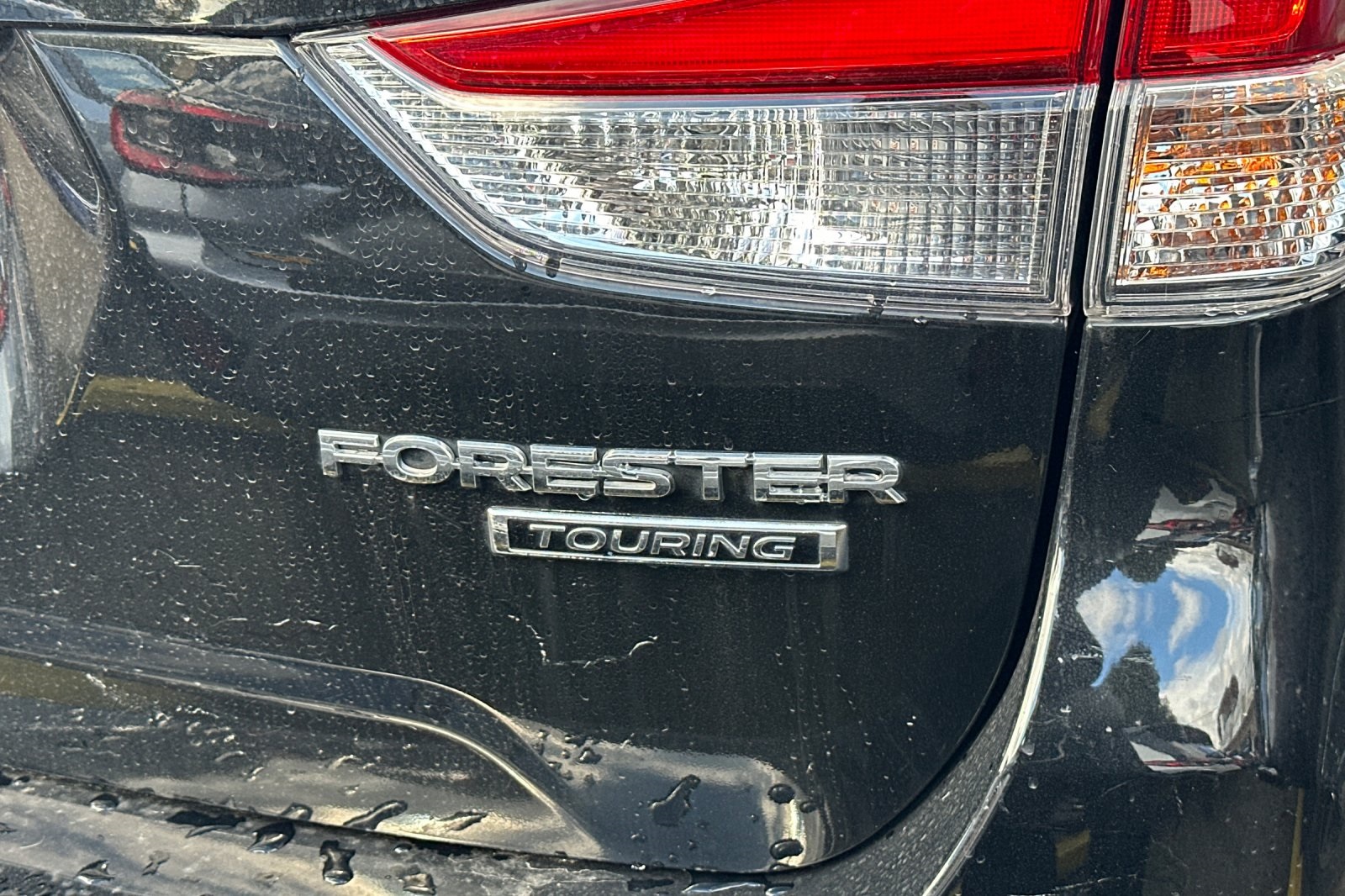 2023 Subaru Forester Touring photo 3