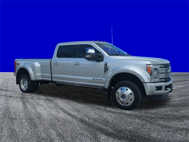 2019 Ford F-450 Platinum photo 2