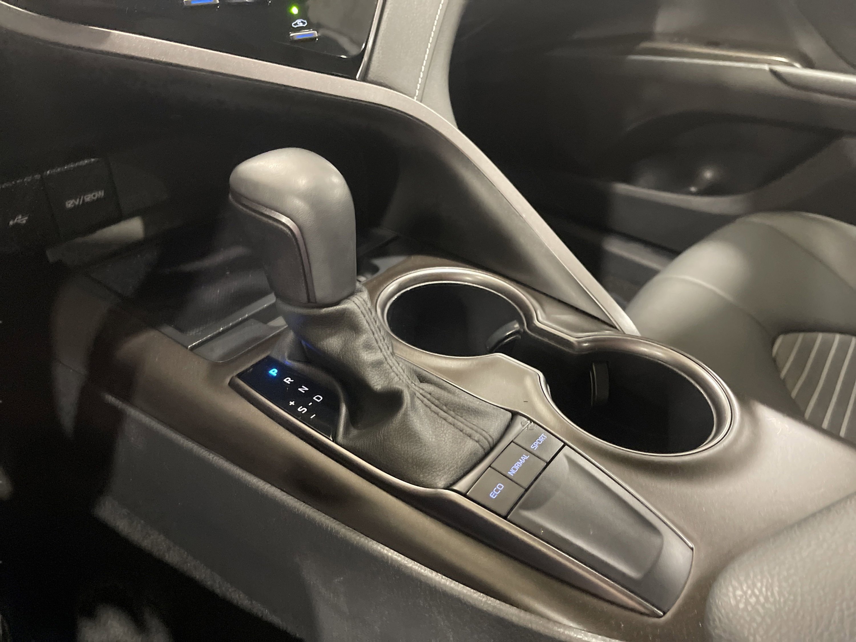 2024 Toyota Camry SE photo 24