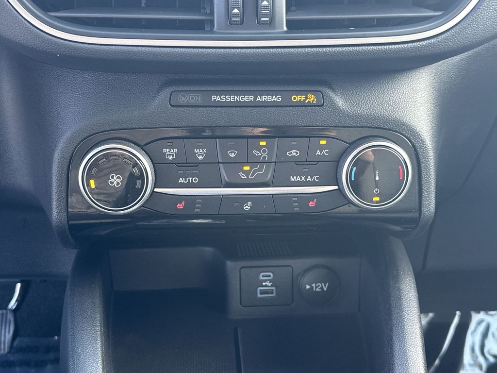 2022 Ford Escape SE photo 16