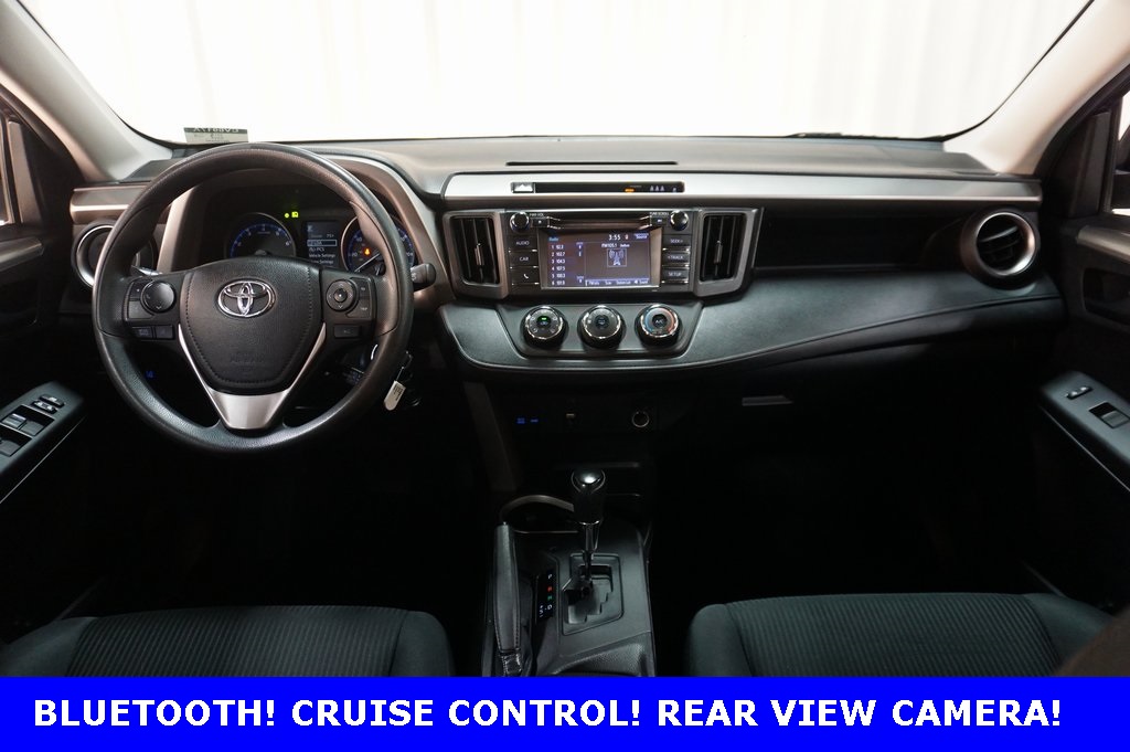 2018 Toyota RAV4 LE photo 4