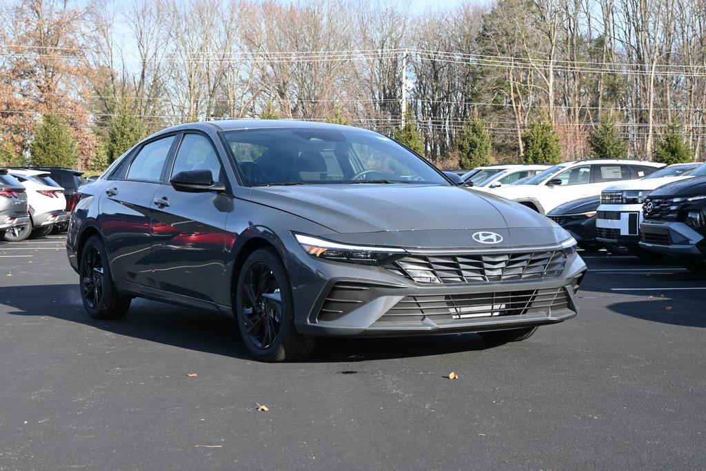 2026 Hyundai Elantra SEL's photo