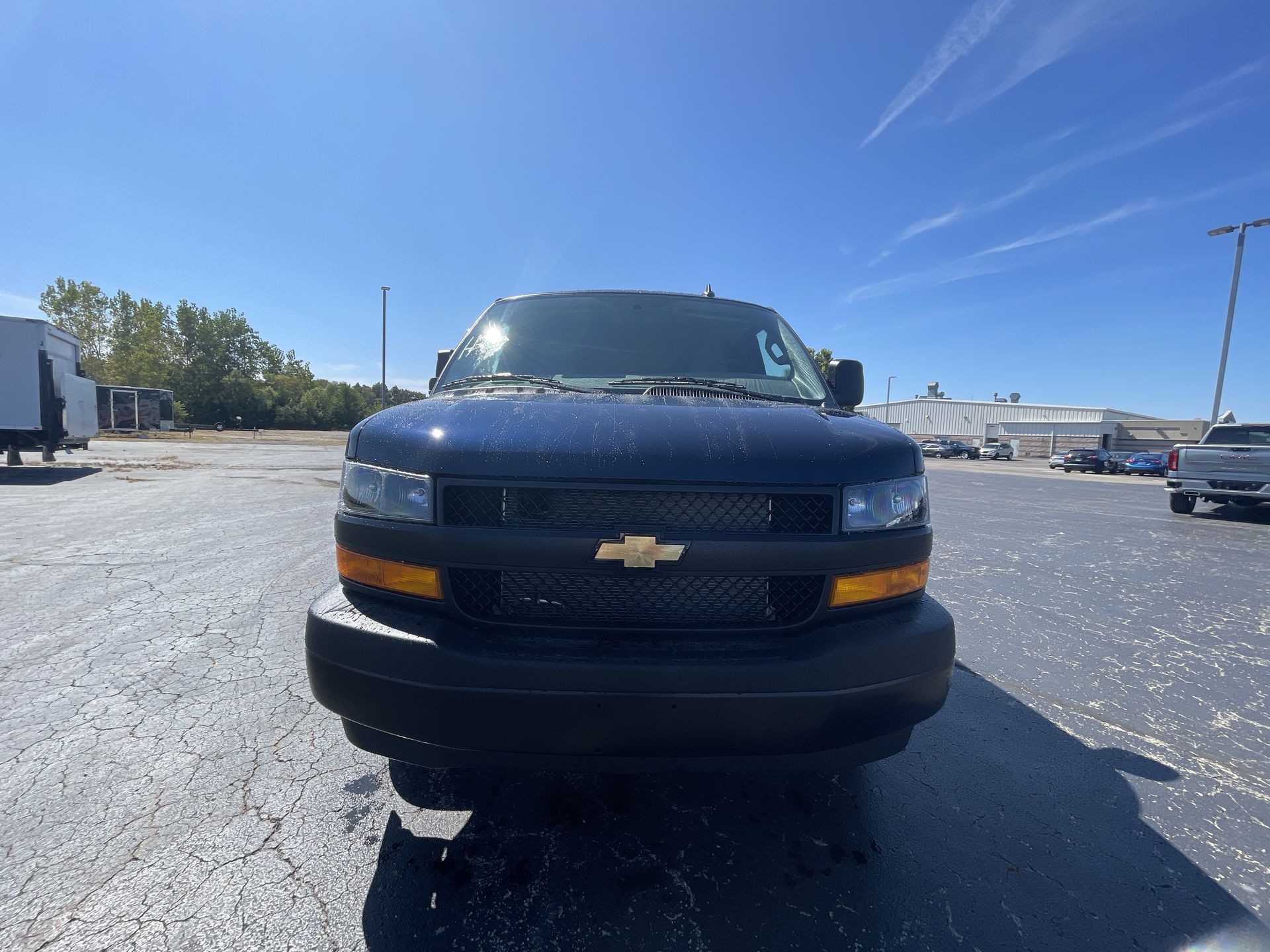 2025 Chevrolet Express Cargo 3500 photo 35