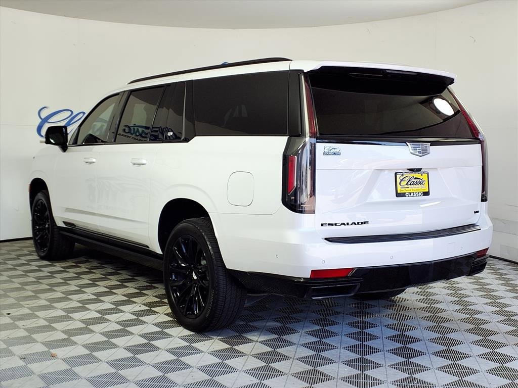 2024 Cadillac Escalade ESV Sport Platinum photo 2