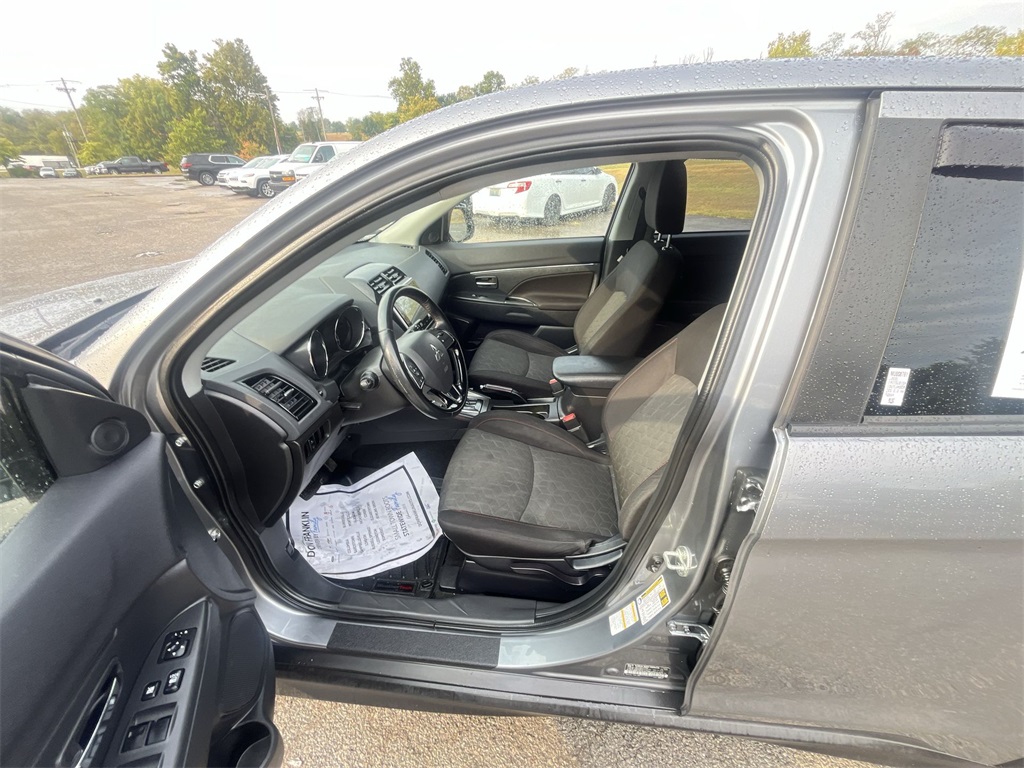 2021 Mitsubishi Outlander Sport LE photo 11