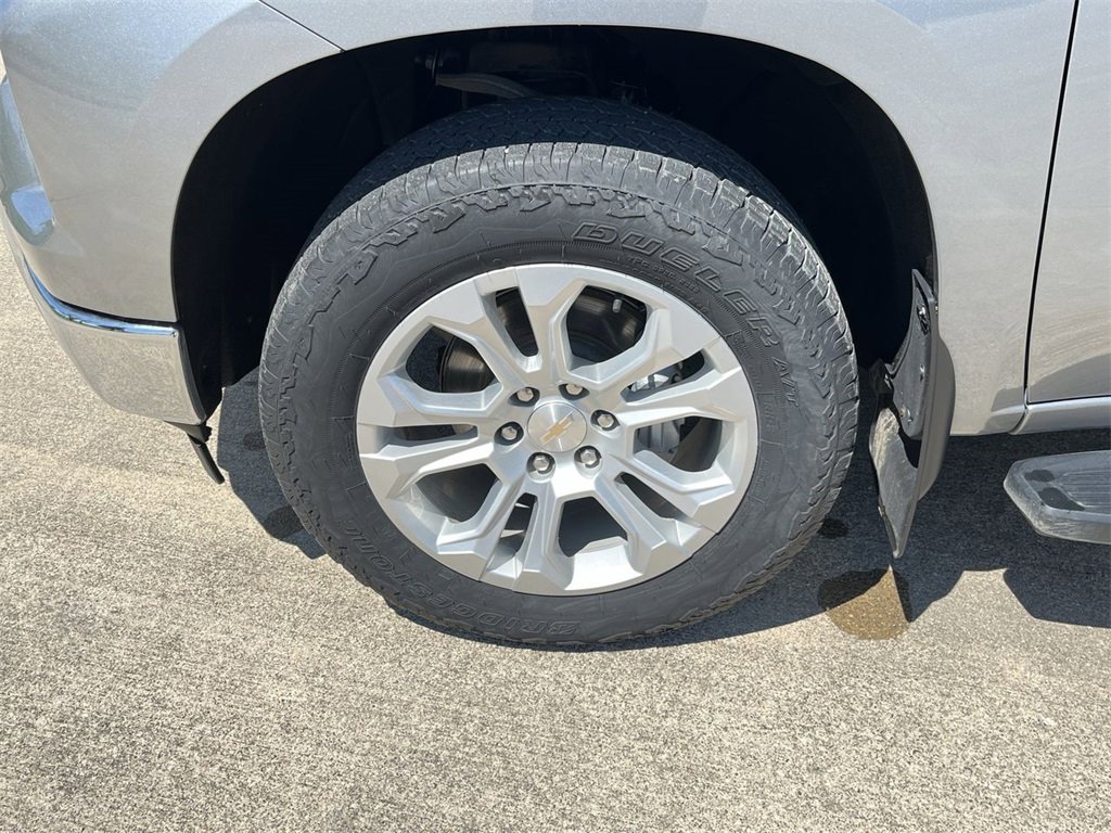 2023 Chevrolet Silverado 1500 LTZ photo 2