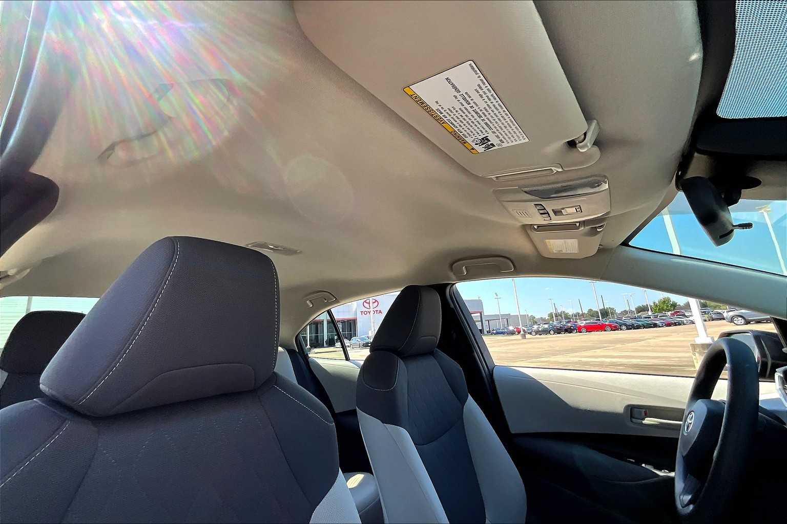 2022 Toyota Corolla LE photo 11