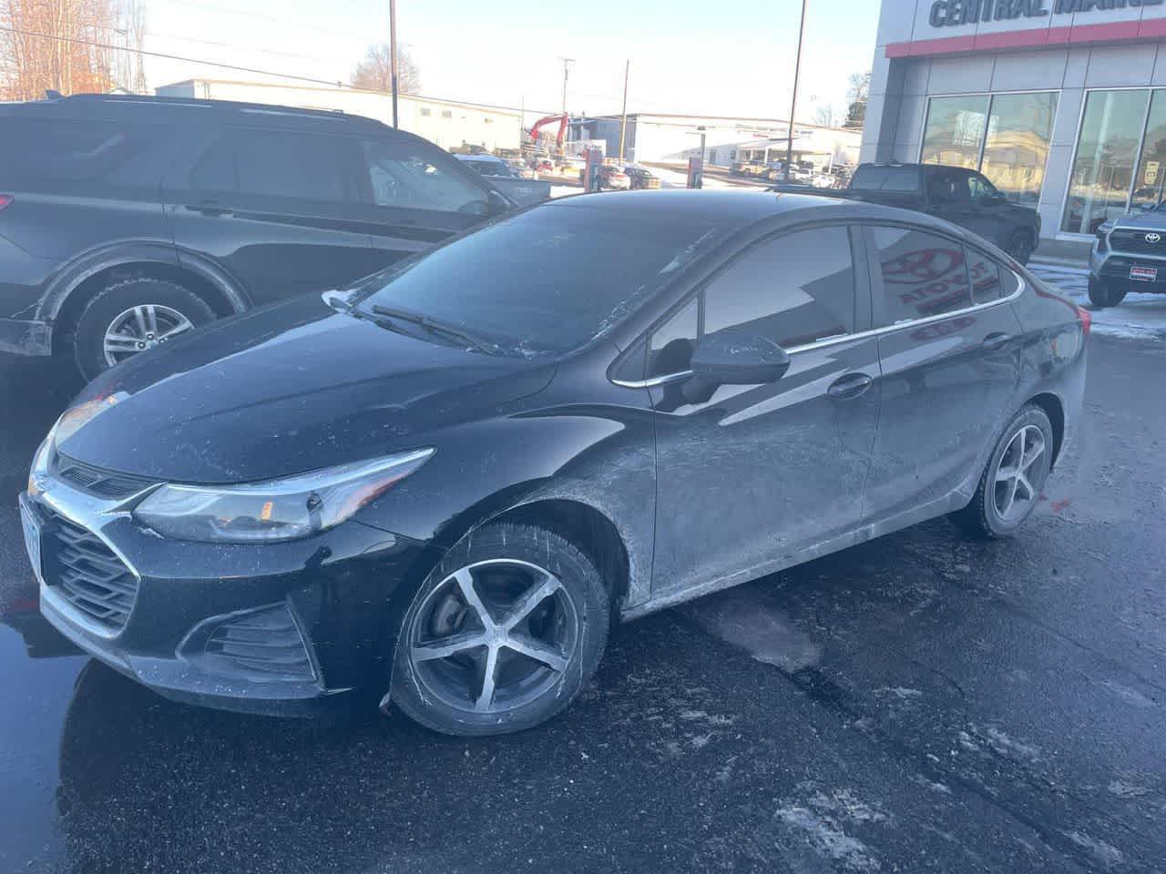 2019 Chevrolet Cruze LT's photo