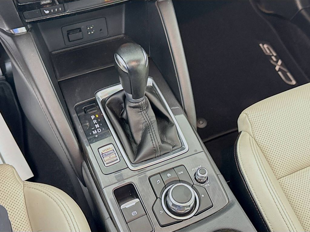 2016 Mazda CX-5 Grand Touring photo 17