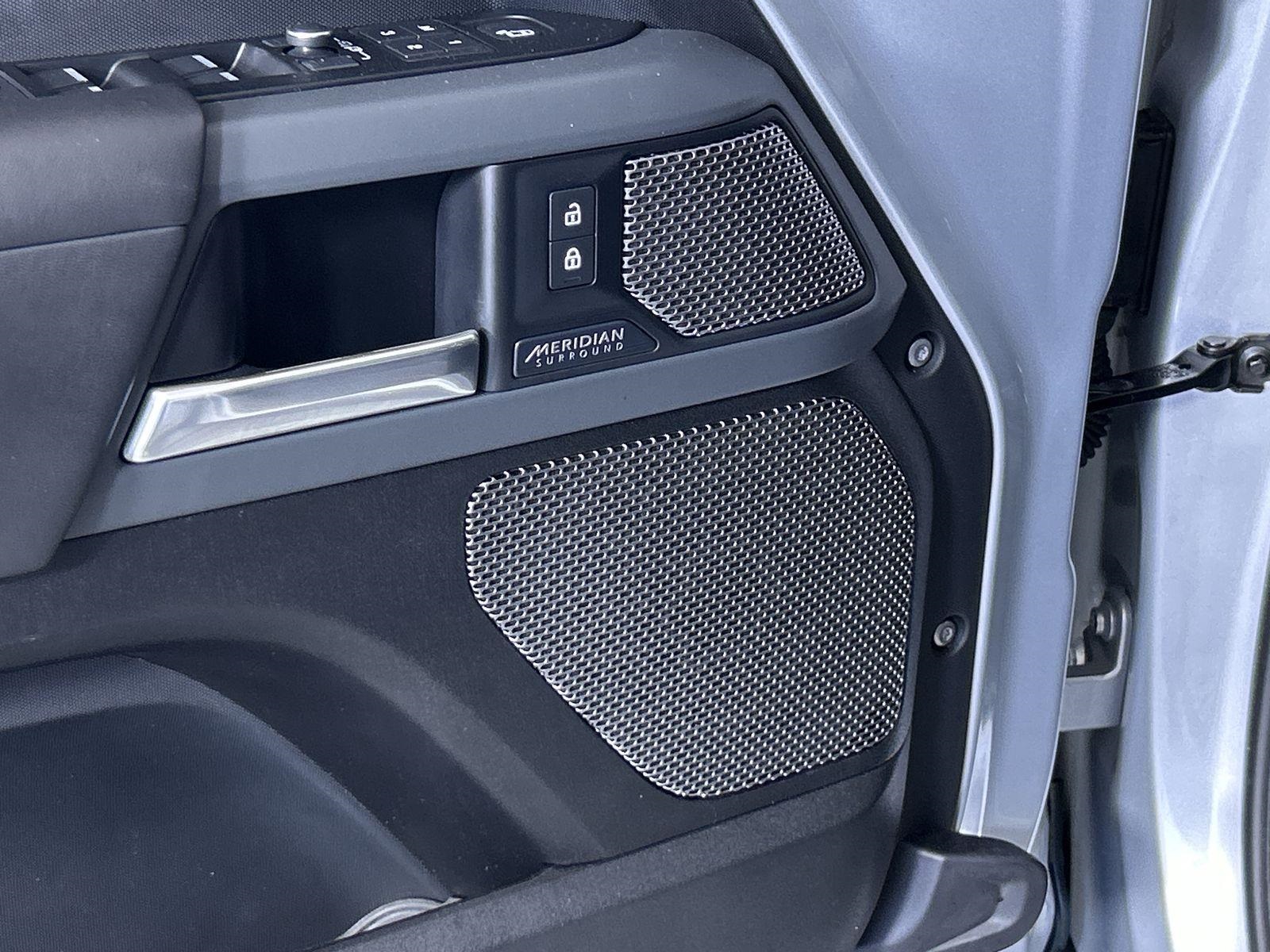 2021 Land Rover Defender 110 photo 22