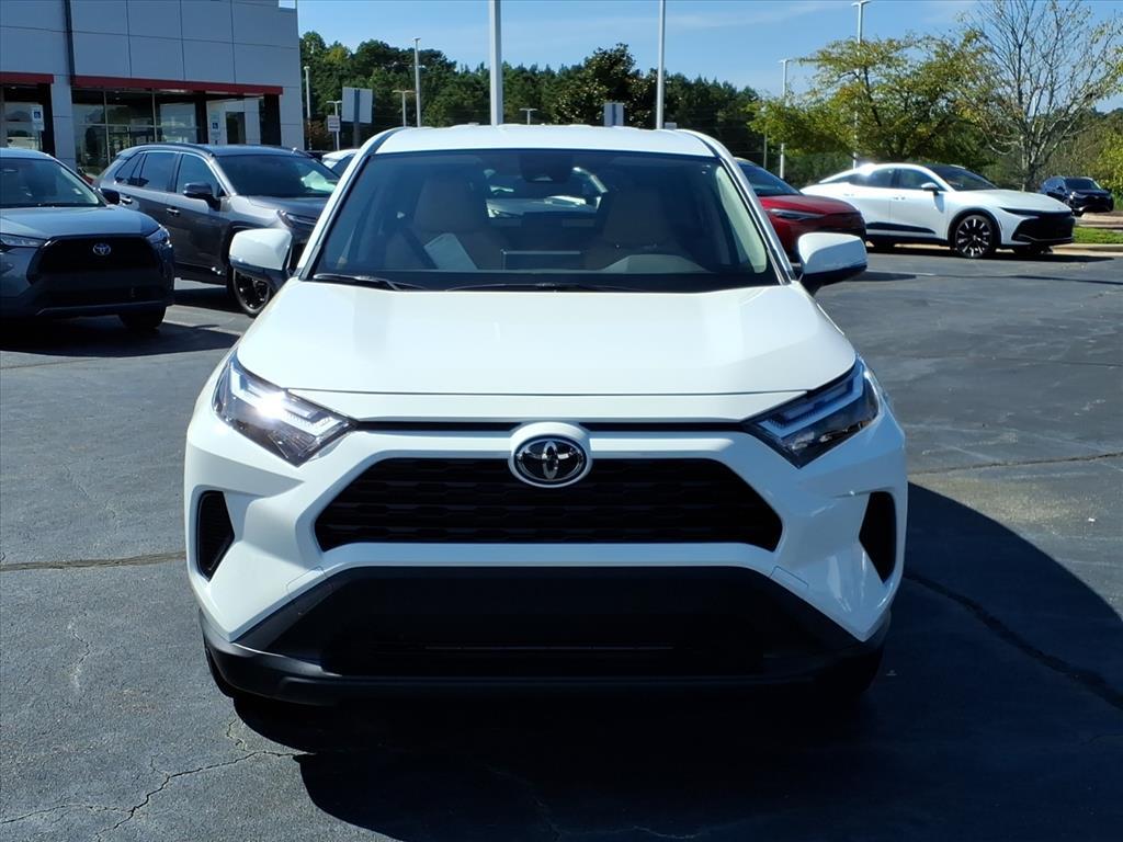 2025 Toyota RAV4 LE photo 8