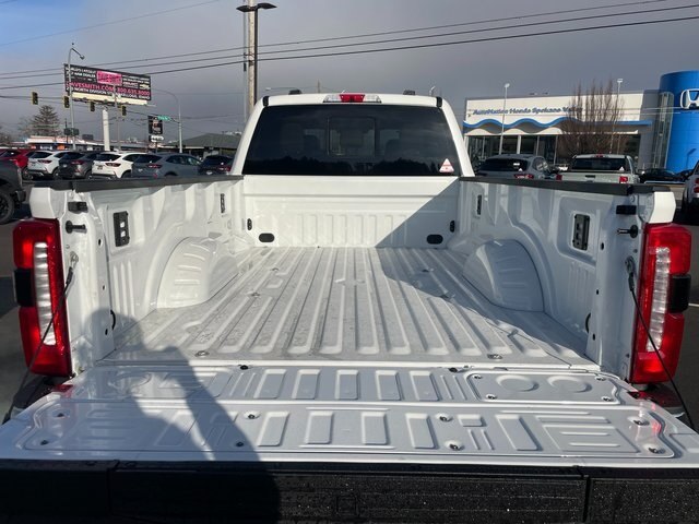 2025 Ford F-350 Lariat photo 17