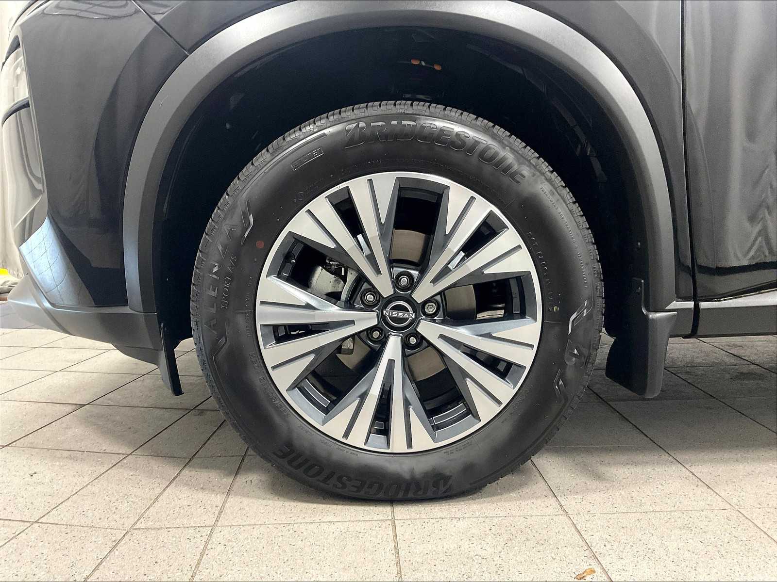 2022 Nissan Rogue SV photo 7
