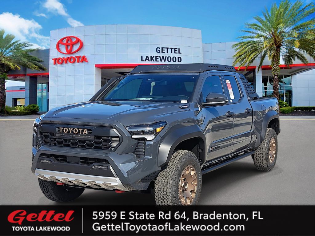 2025 Toyota Tacoma Trailhunter's photo