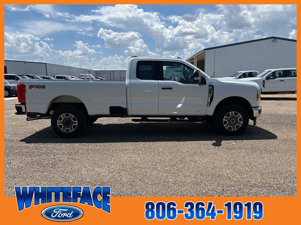 2025 Ford F-350 XLT photo 7