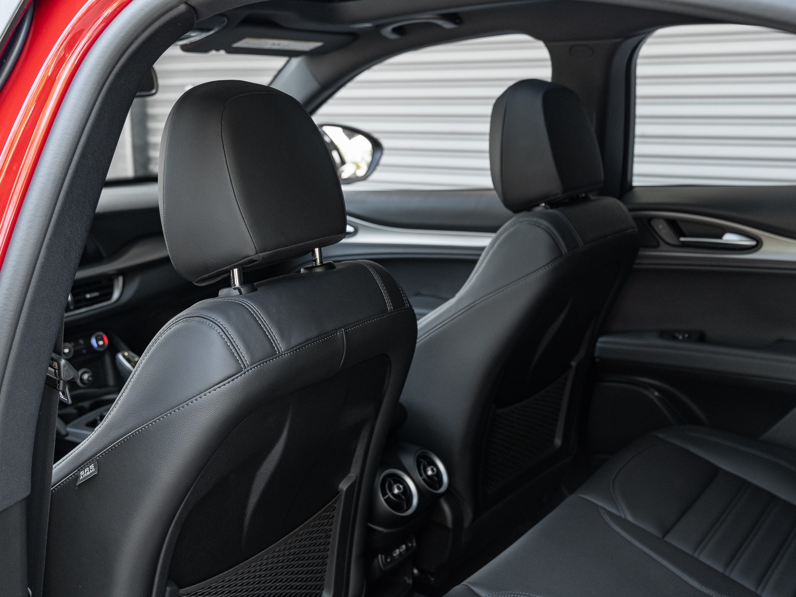 2024 Alfa Romeo Stelvio photo 32