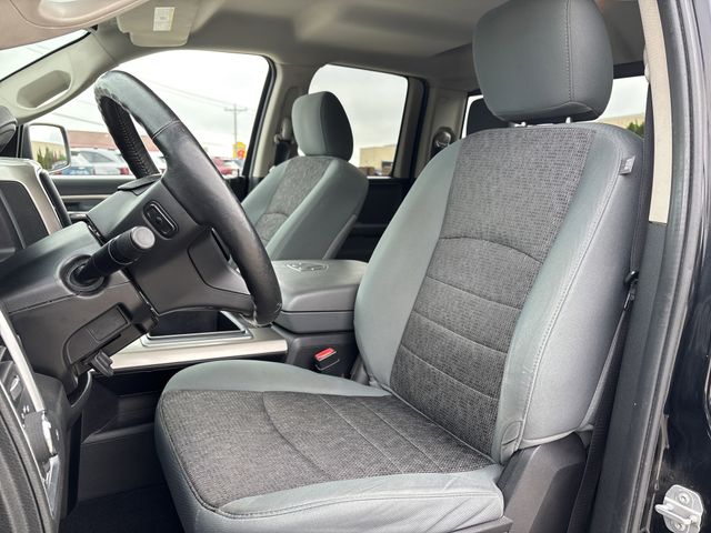 2015 Ram 1500 Big Horn photo 4