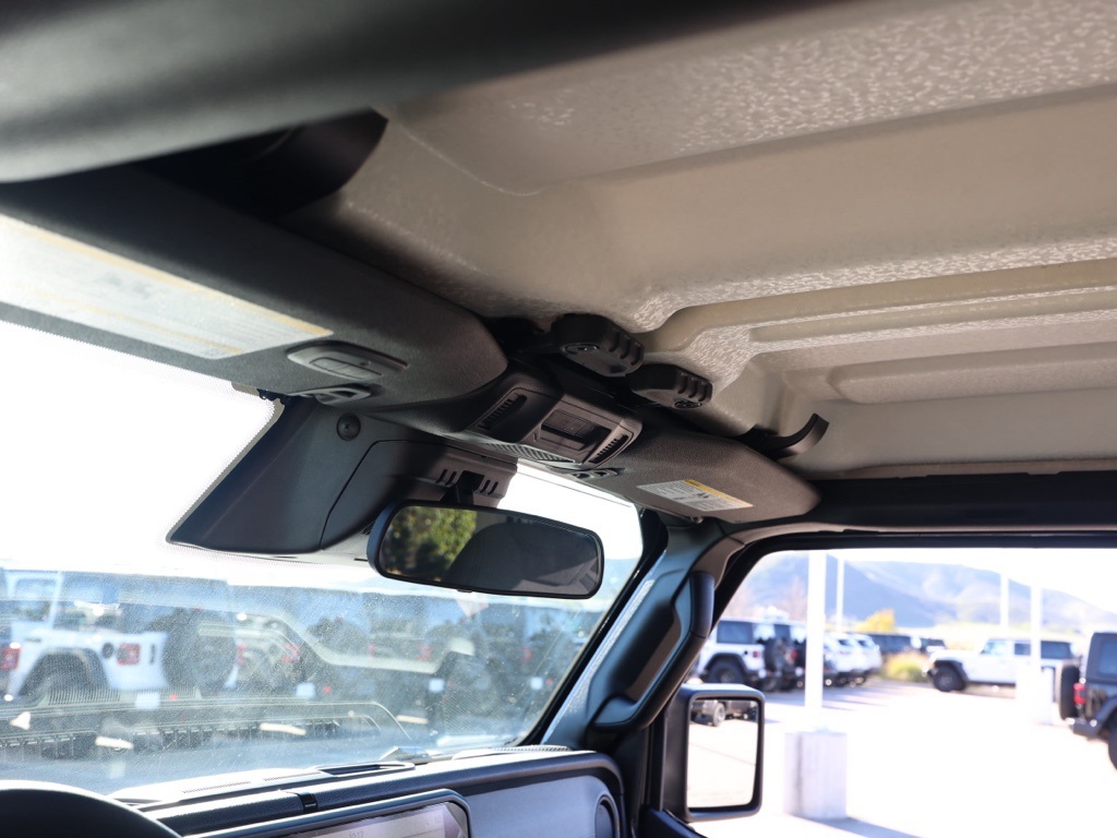 New 2026 Granite Crystal Metallic Clear-Coat Exterior Paint Jeep Willys image 12