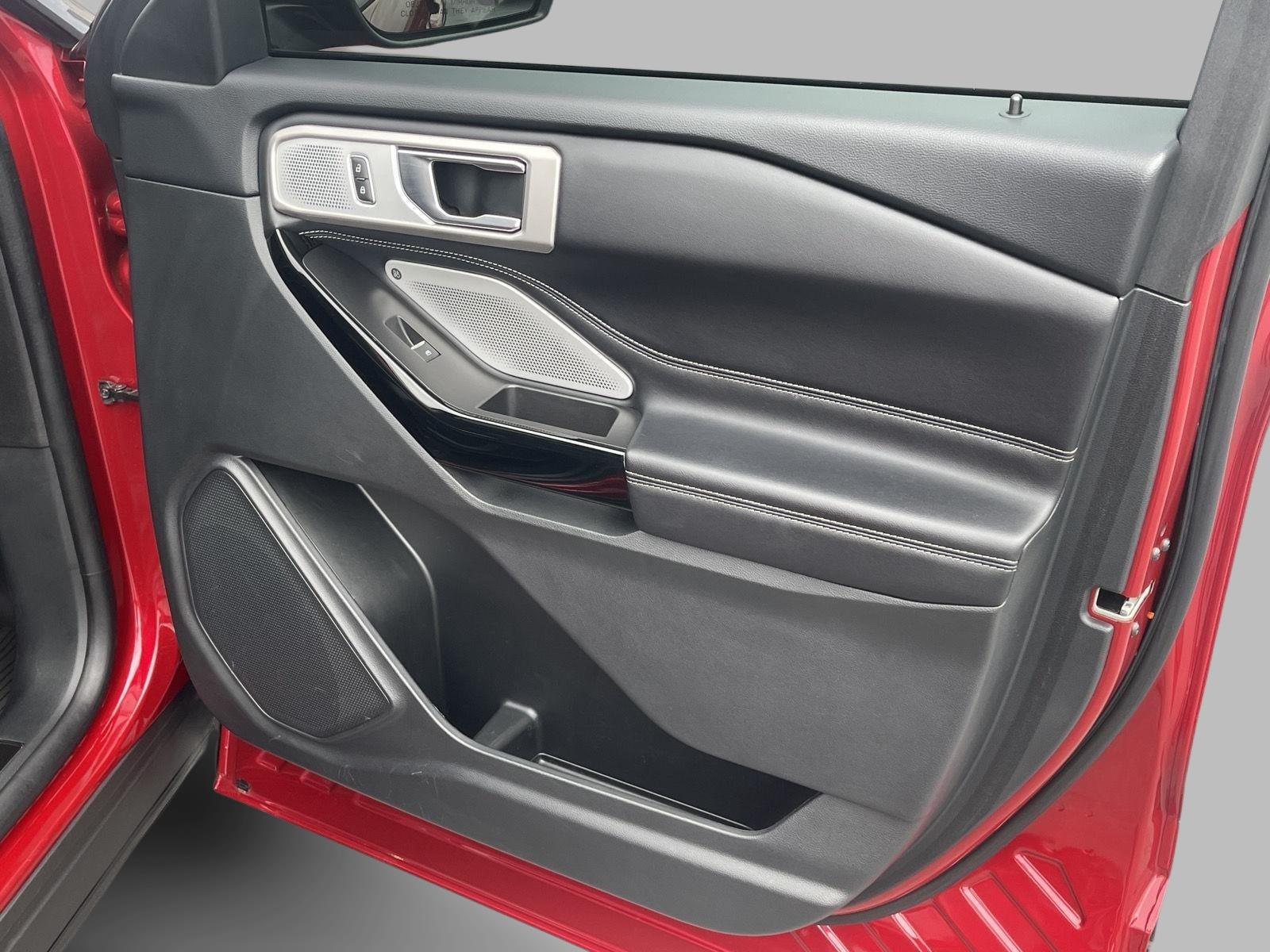 2022 Ford Explorer ST photo 10