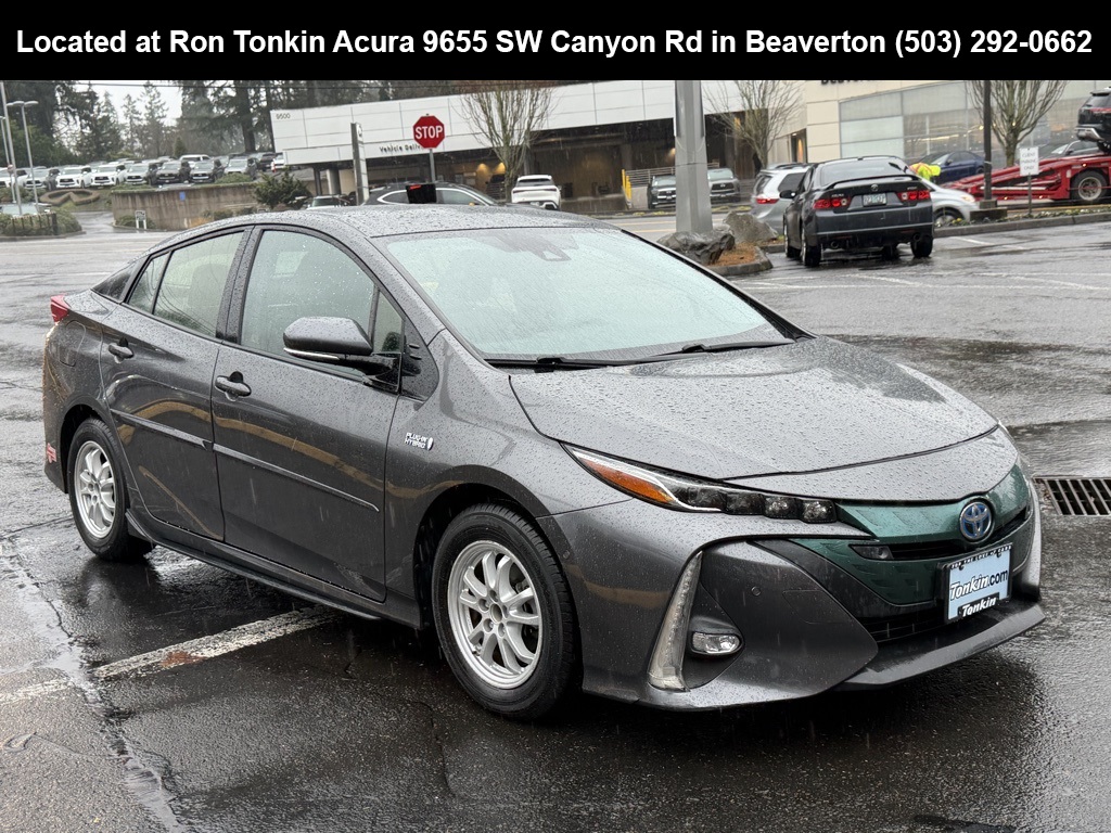 2017 Toyota Prius Prime Advanced's photo