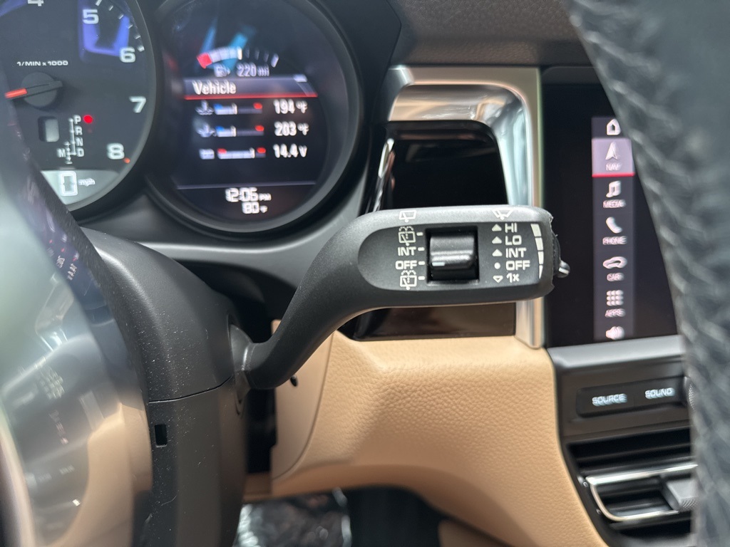 2019 Porsche Macan Base photo 27