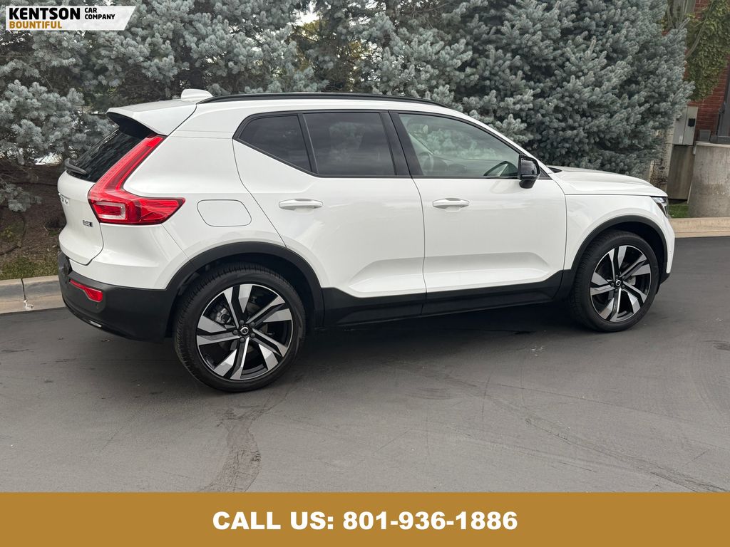 2023 Volvo XC40 AWD Ultimate photo 7