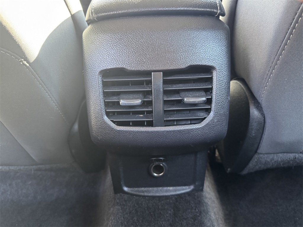 2018 Ford Fusion SE photo 13