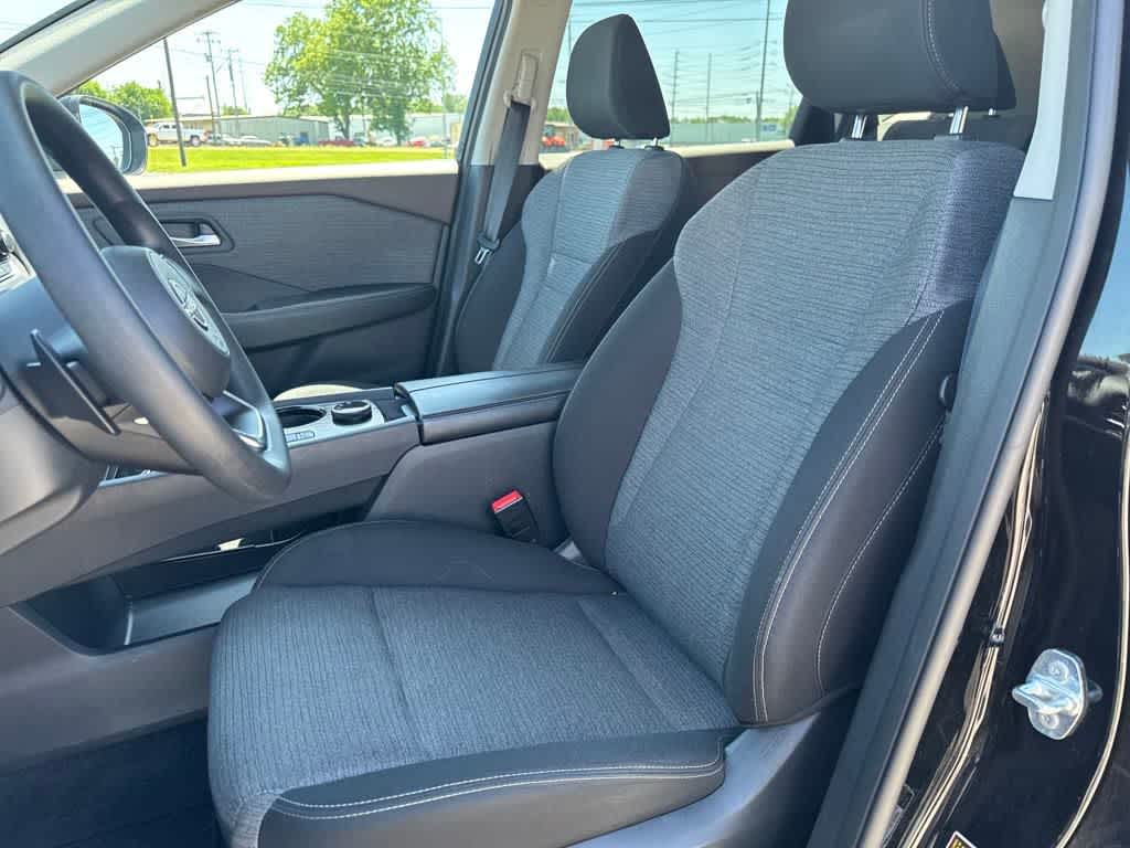 2023 Nissan Rogue SV photo 8