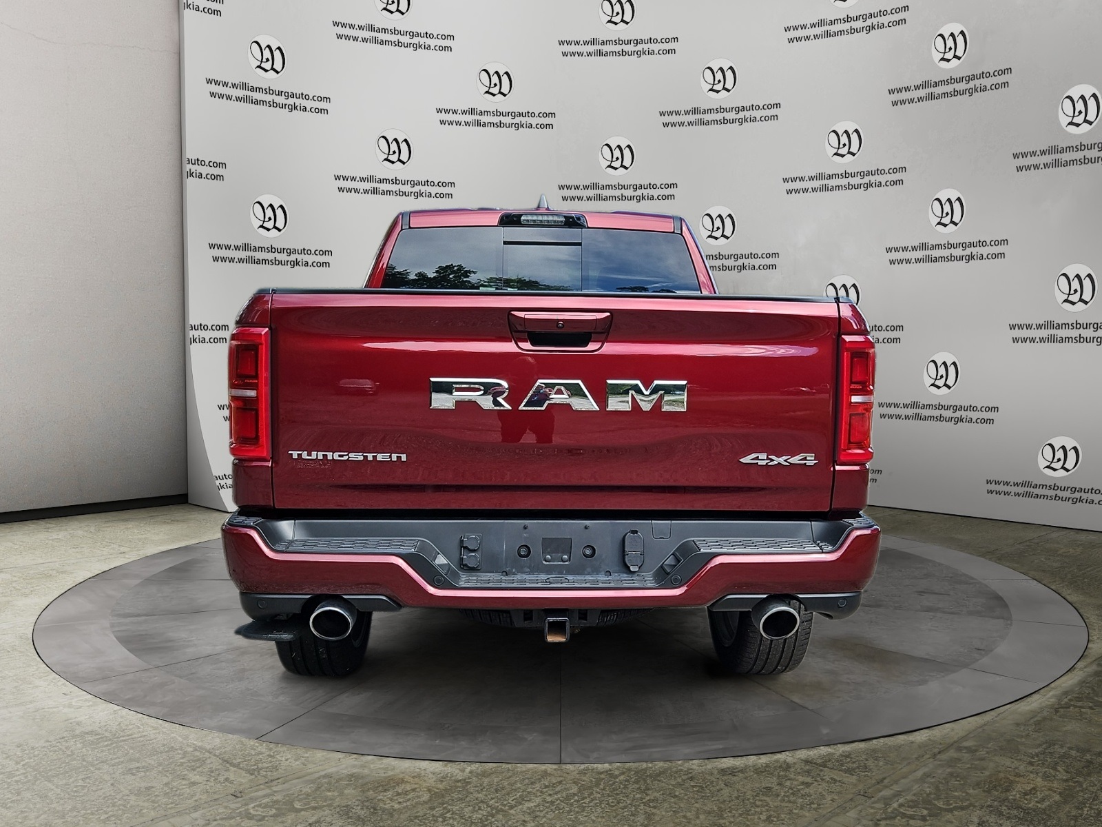 2025 Ram 1500 photo 3