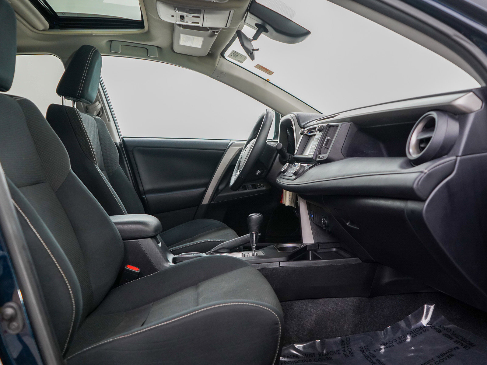 2017 Toyota RAV4 XLE photo 10