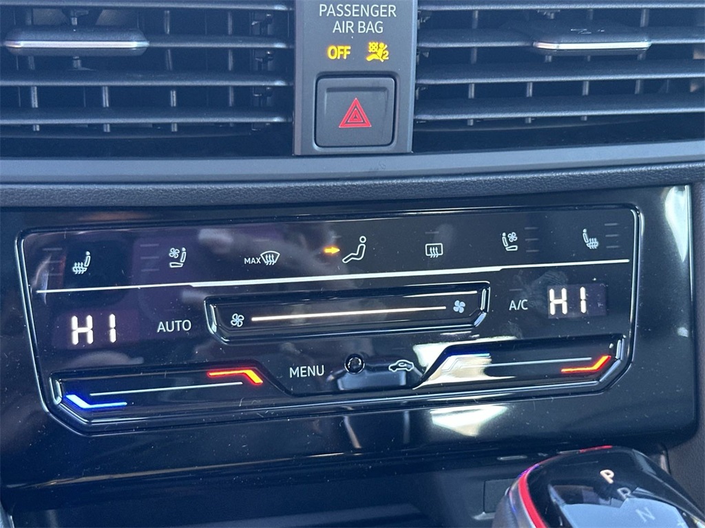 2025 Volkswagen Jetta GLI 2.0T Autobahn photo 17