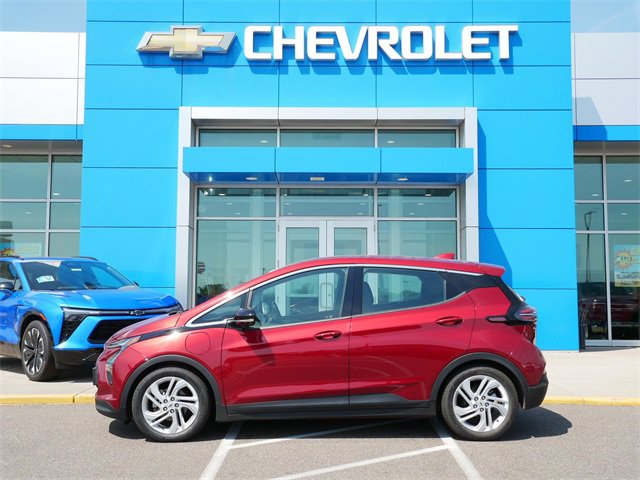 Used 2022 Chevrolet Bolt EV LT with VIN 1G1FW6S01N4110685 for sale in Roseville, Minnesota