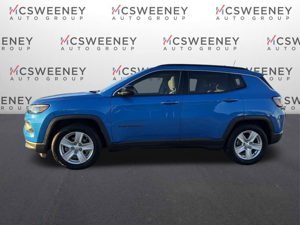 2022 Jeep Compass Latitude photo 2