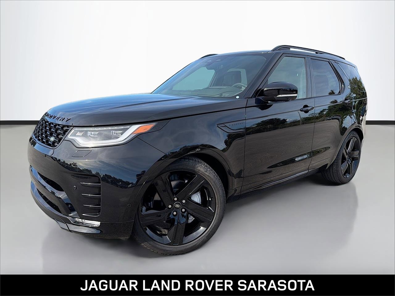 2025 Land Rover Discovery Dynamic SE's photo