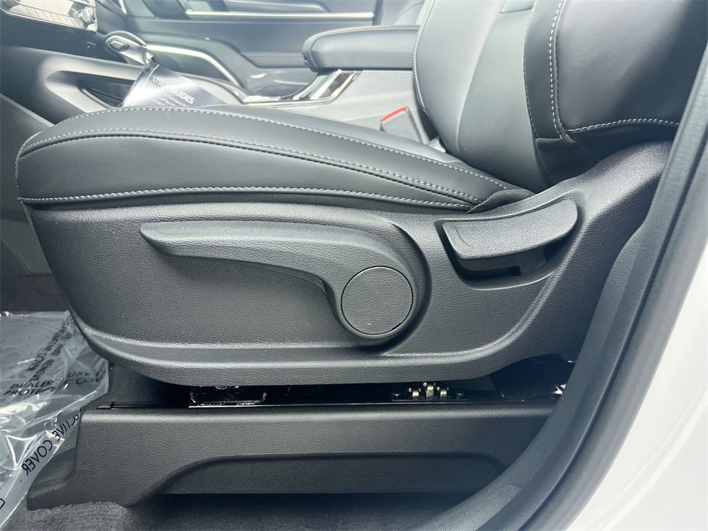 2025 Kia Telluride LX photo 12
