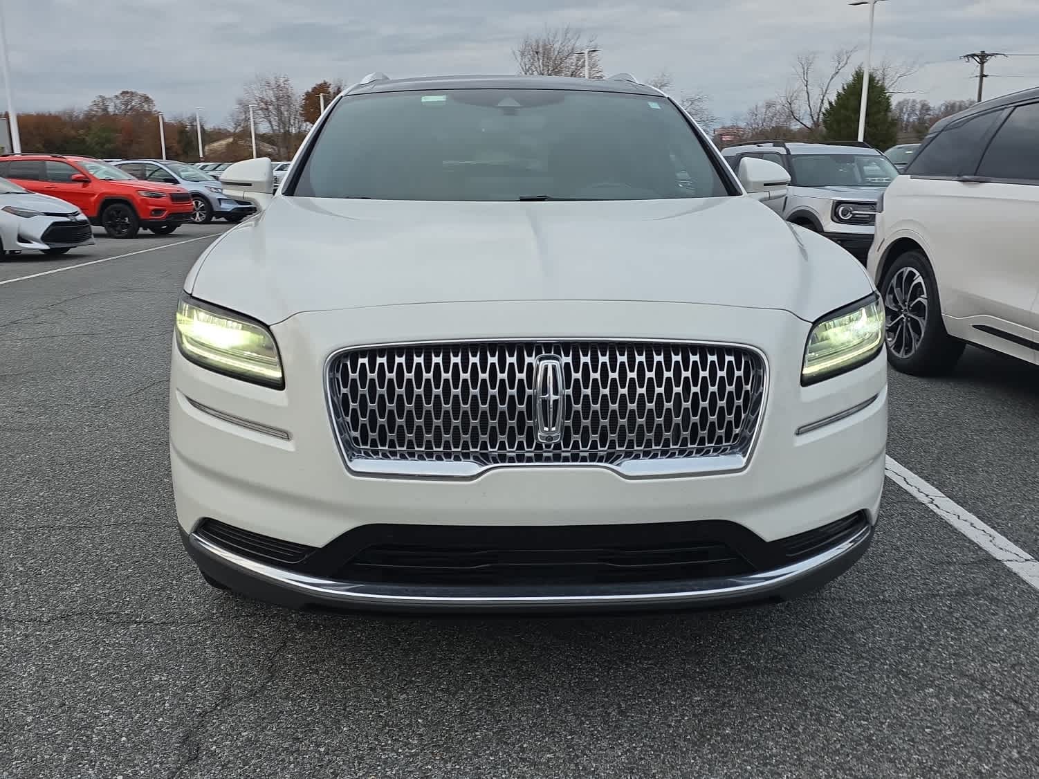 2022 Lincoln Nautilus Reserve photo 2