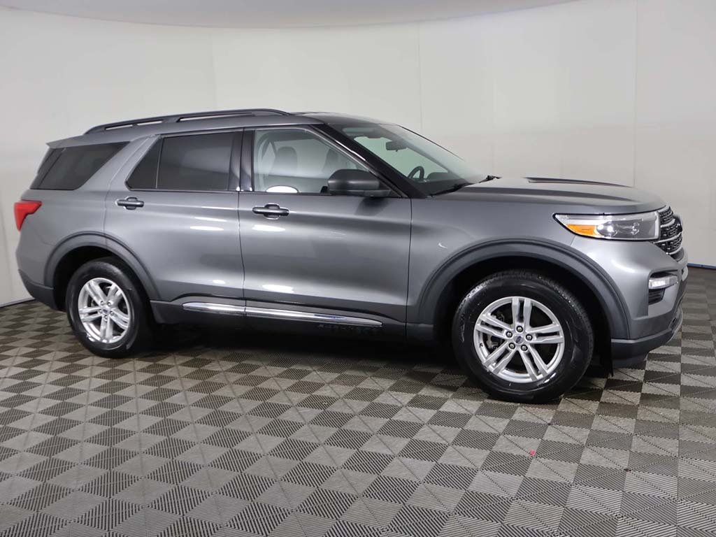2021 Ford Explorer XLT photo 17
