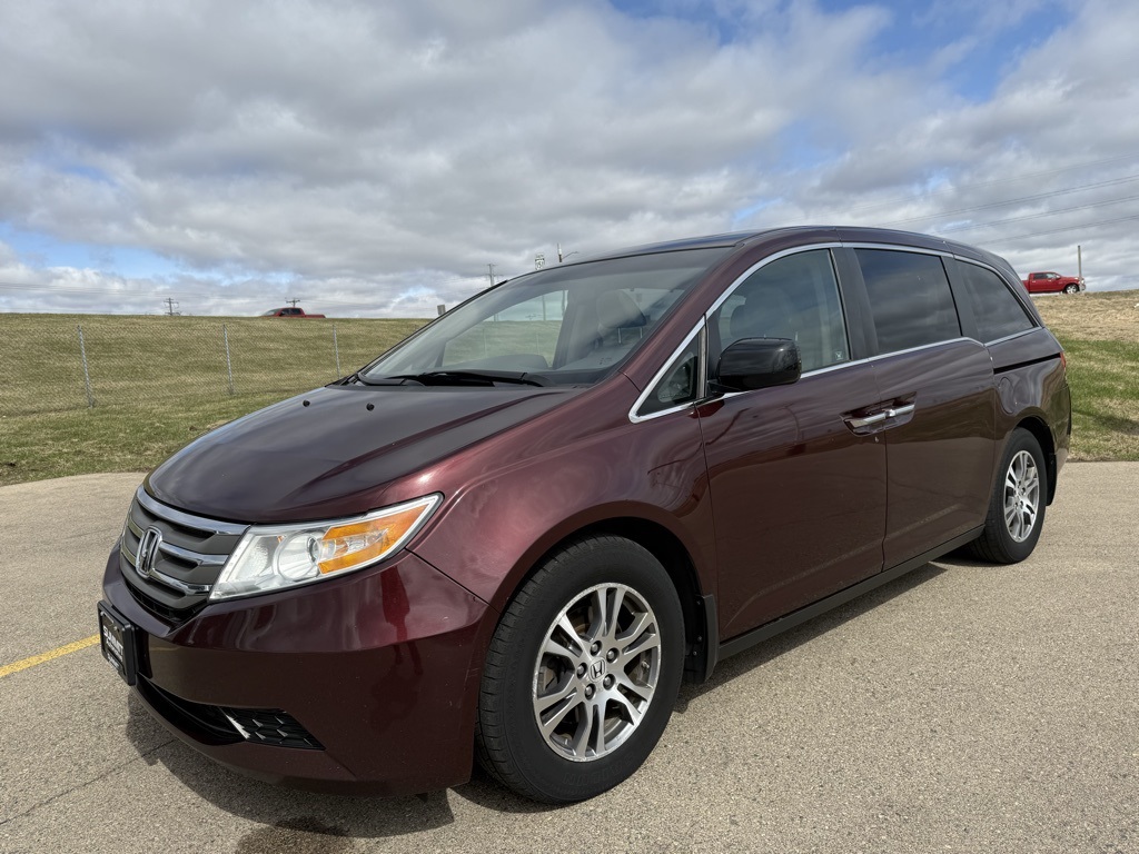 Maroon Honda Odyssey Pre-Owned 2012 Honda Odyssey EX-L 4D