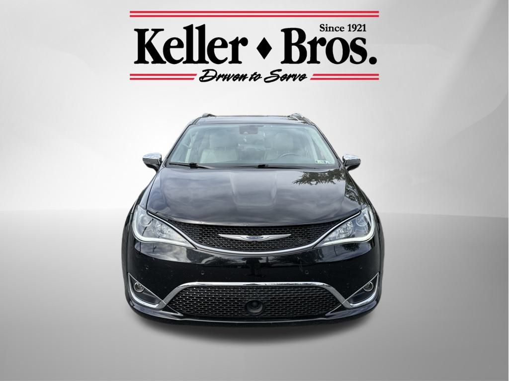 2020 Chrysler Pacifica Limited photo 2