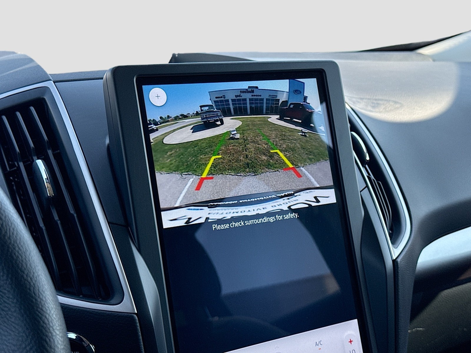2024 Ford Edge SE photo 13