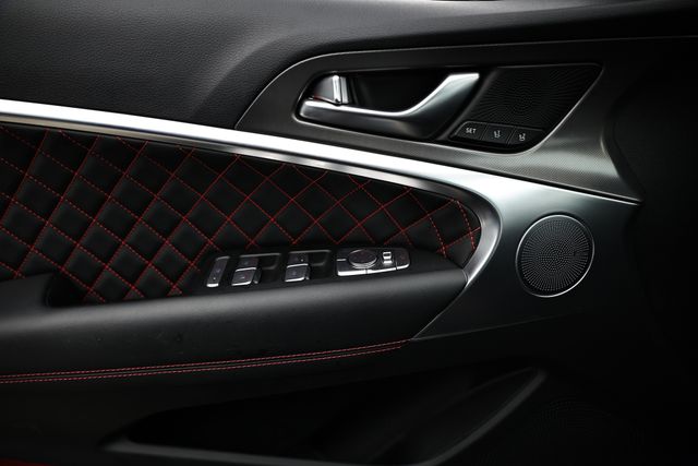 2025 Genesis G70 3.3T Sport Advanced photo 14