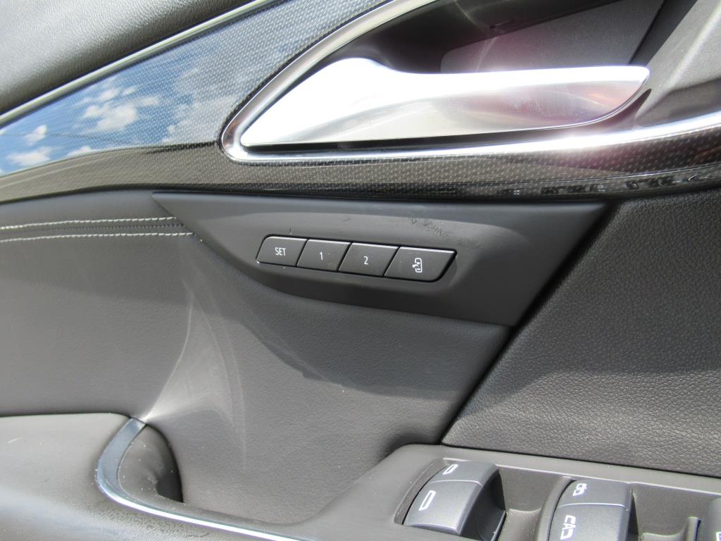 2021 Buick Envision Essence photo 24