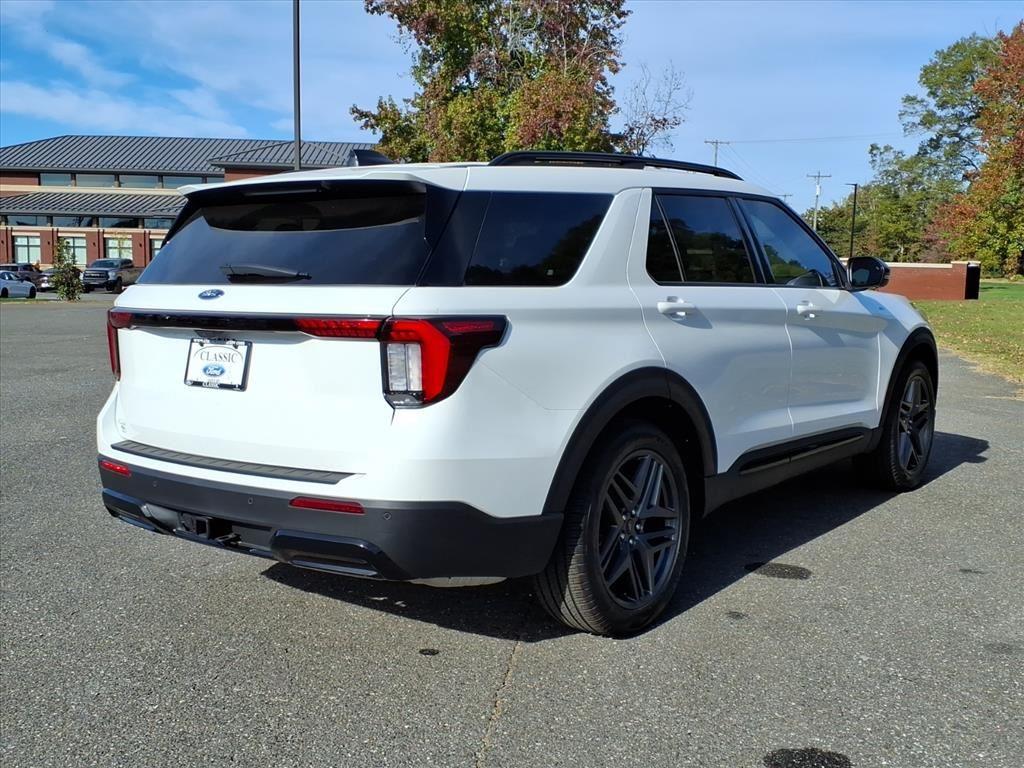 2025 Ford Explorer ST-Line photo 3