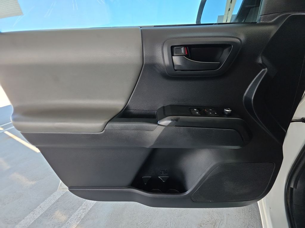 2018 Toyota Tacoma SR photo 22