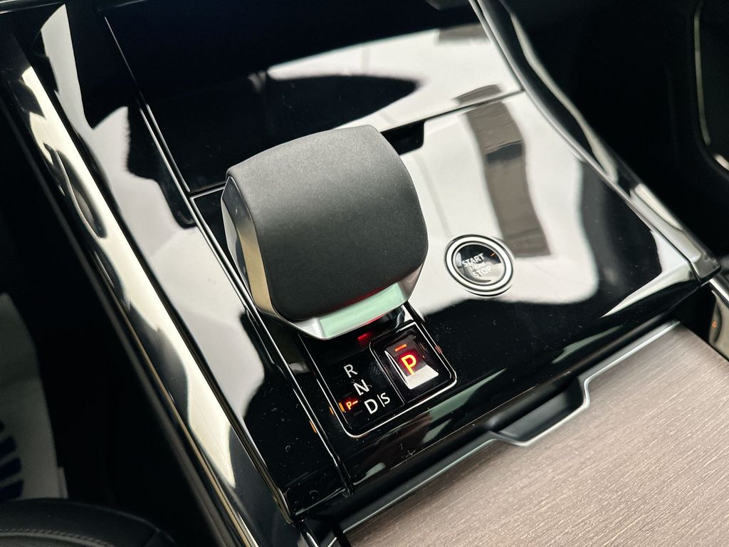 2024 Land Rover Range Rover Sport SE photo 16