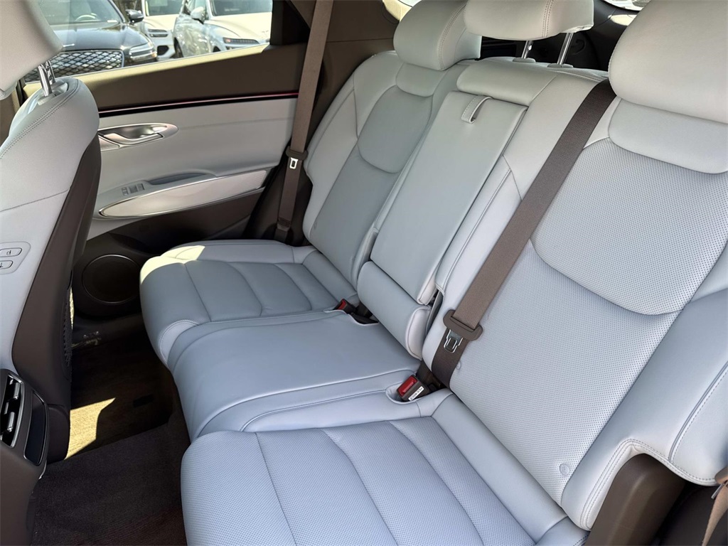 2026 Genesis GV70 2.5T Advanced photo 9