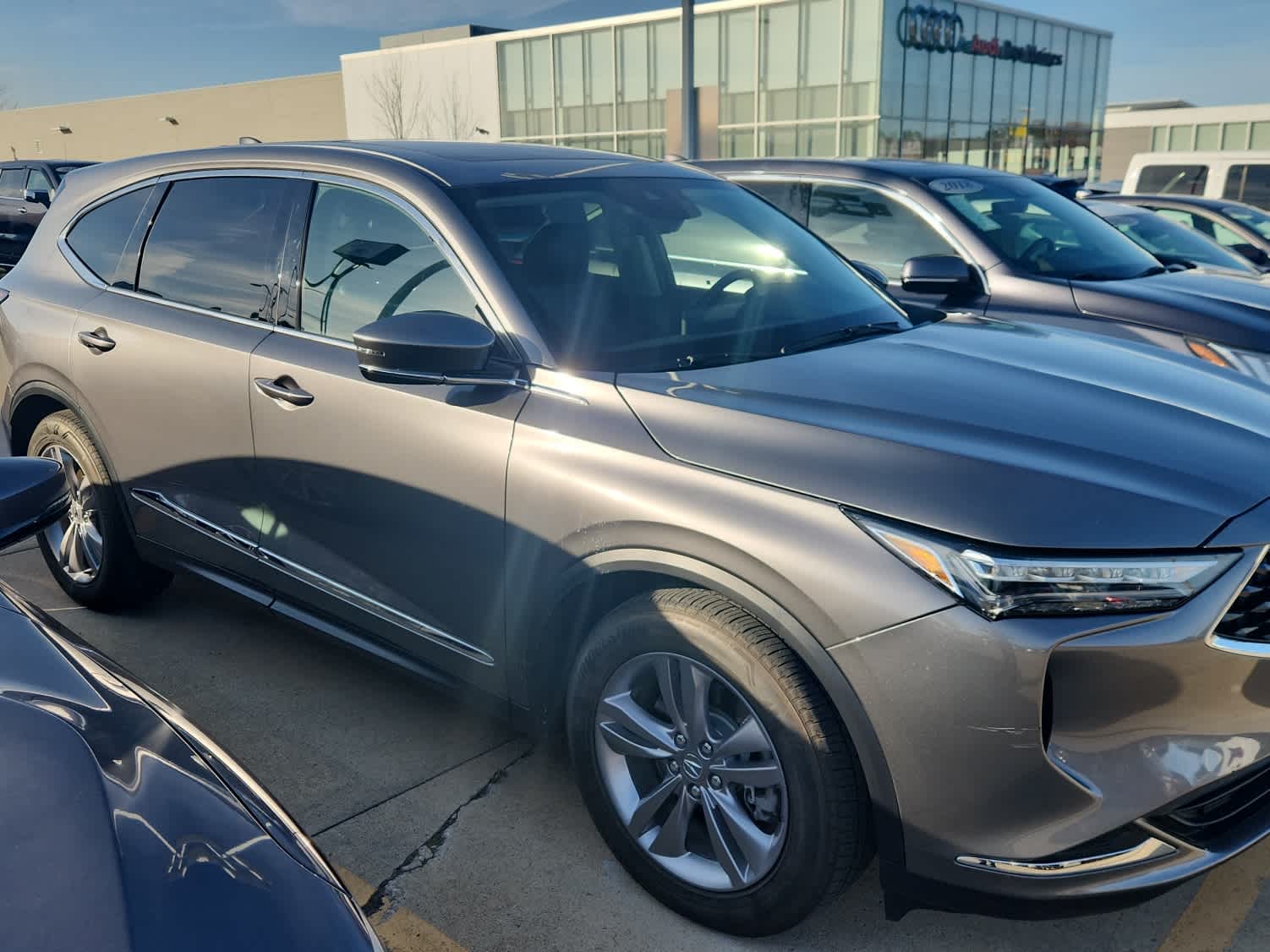 2023 Acura MDX SH-AWD photo 2