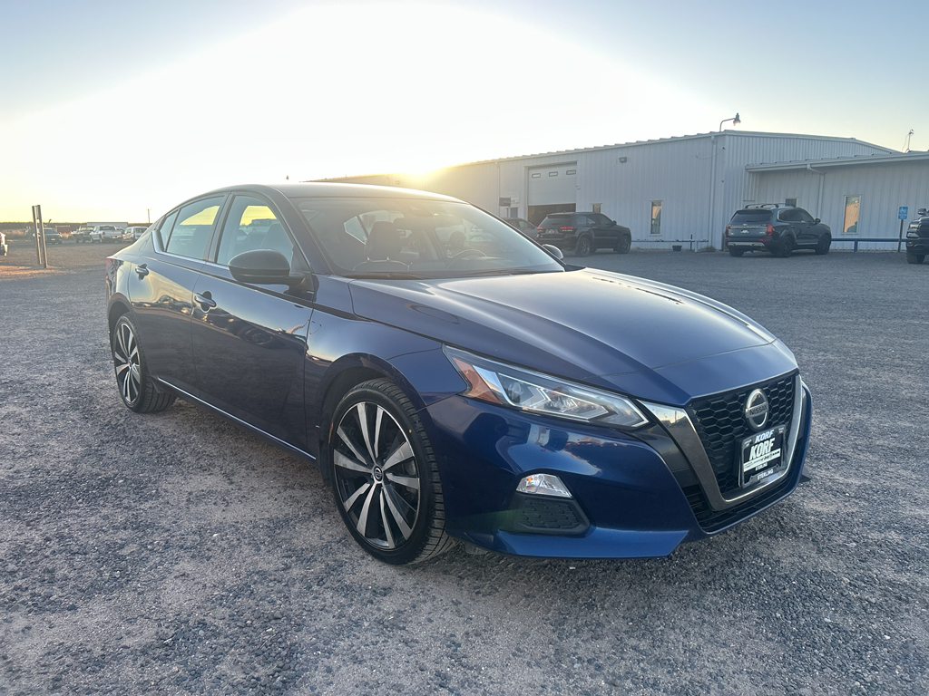 2022 Nissan Altima 2.5 SR photo 3
