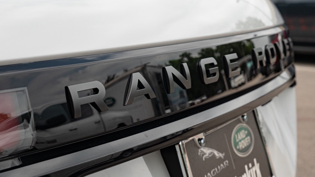 2025 Land Rover Range Rover Velar SE photo 18